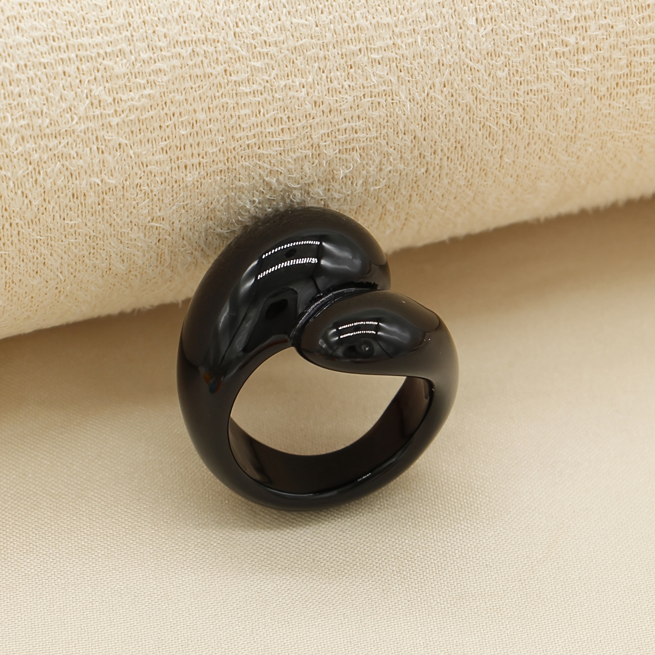 Bohemian Style Vintage Minimalist Resin Closed Ring